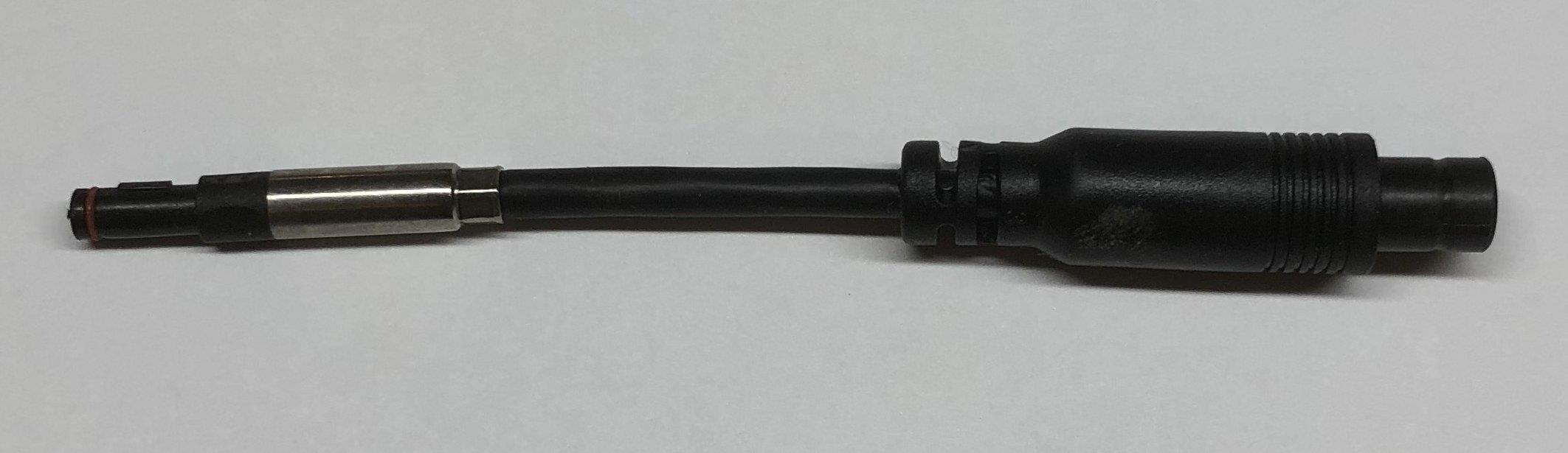 Alber Display-Halter-Adapter schwarzer Stecker auf silberner Stecker Alber Display-Halter-Adapter schwarzer Stecker auf silberner Stecker